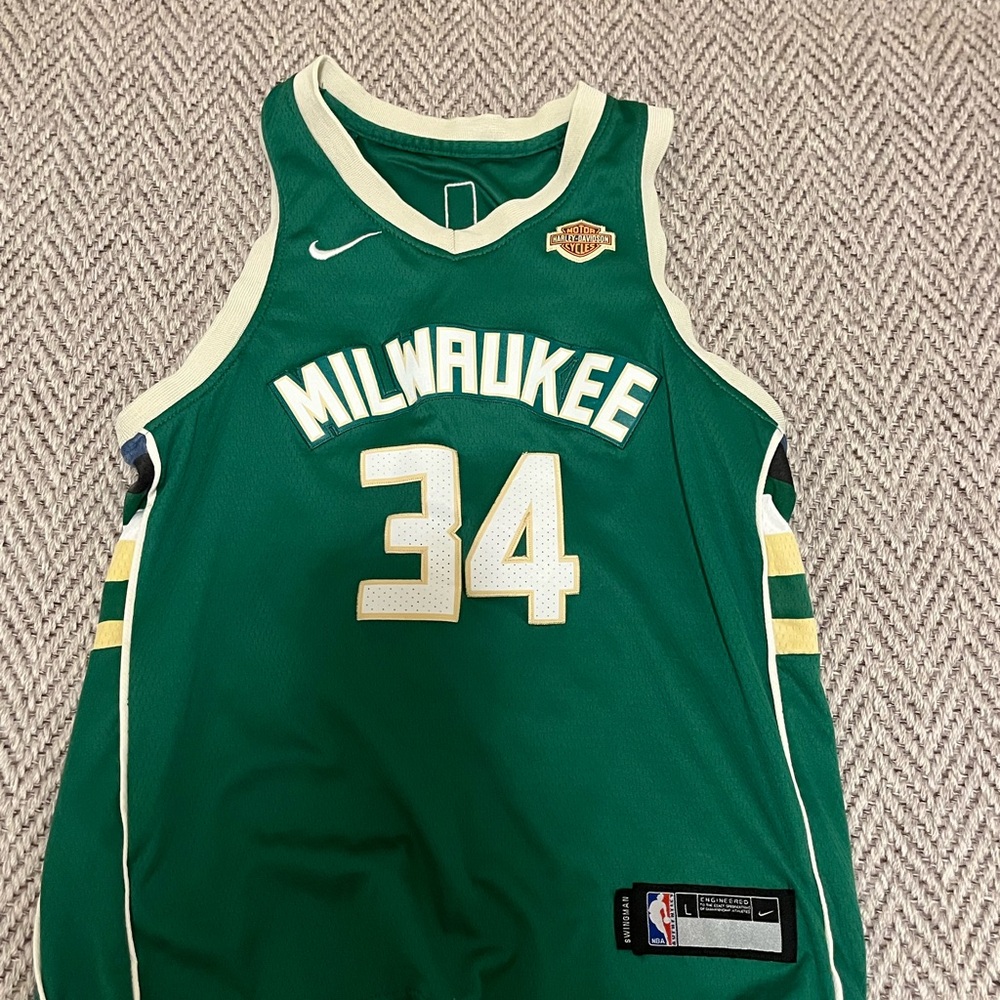 Milwaukee Bucks jersey